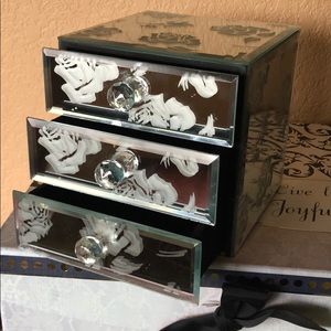 Mirrored Vanity Box!!